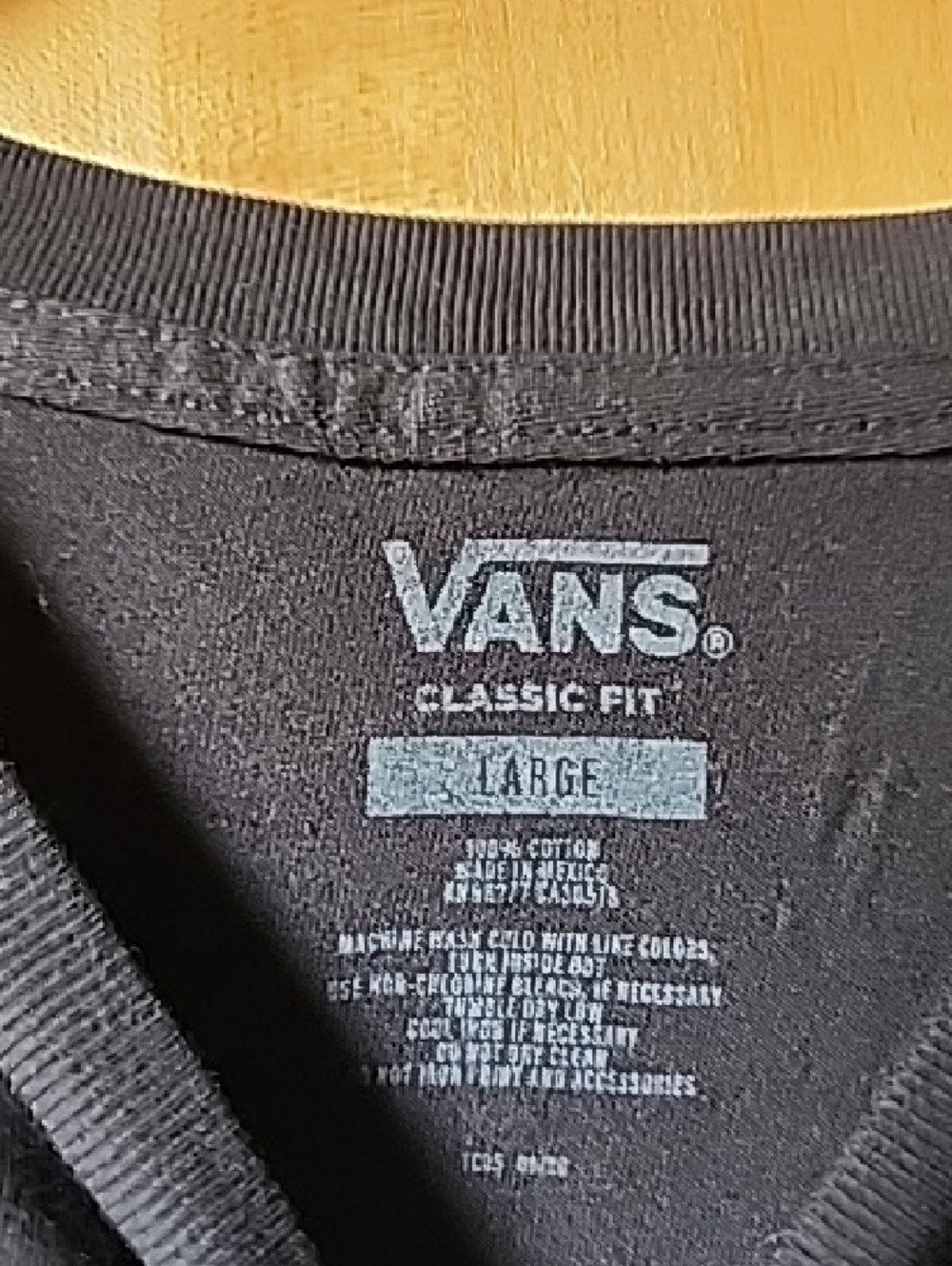 Vans Black Short Sleeve Tee with Small White Chest Graphic. Sz L - Picture 3 of 7